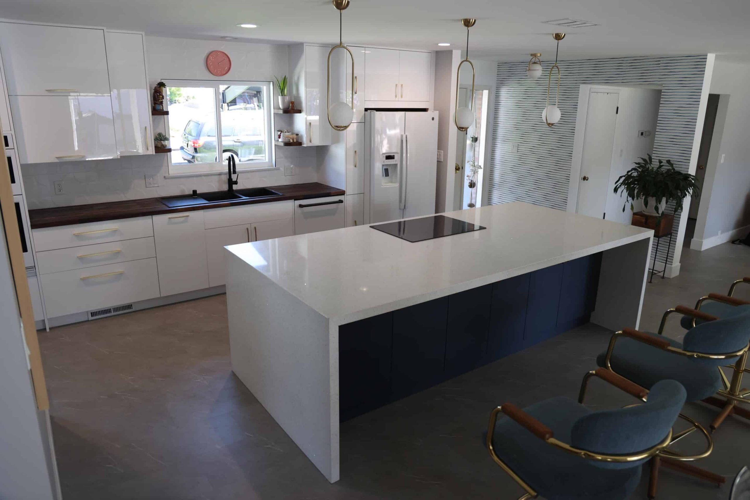 Seamless island countertop installation in Roseville, CA 95678