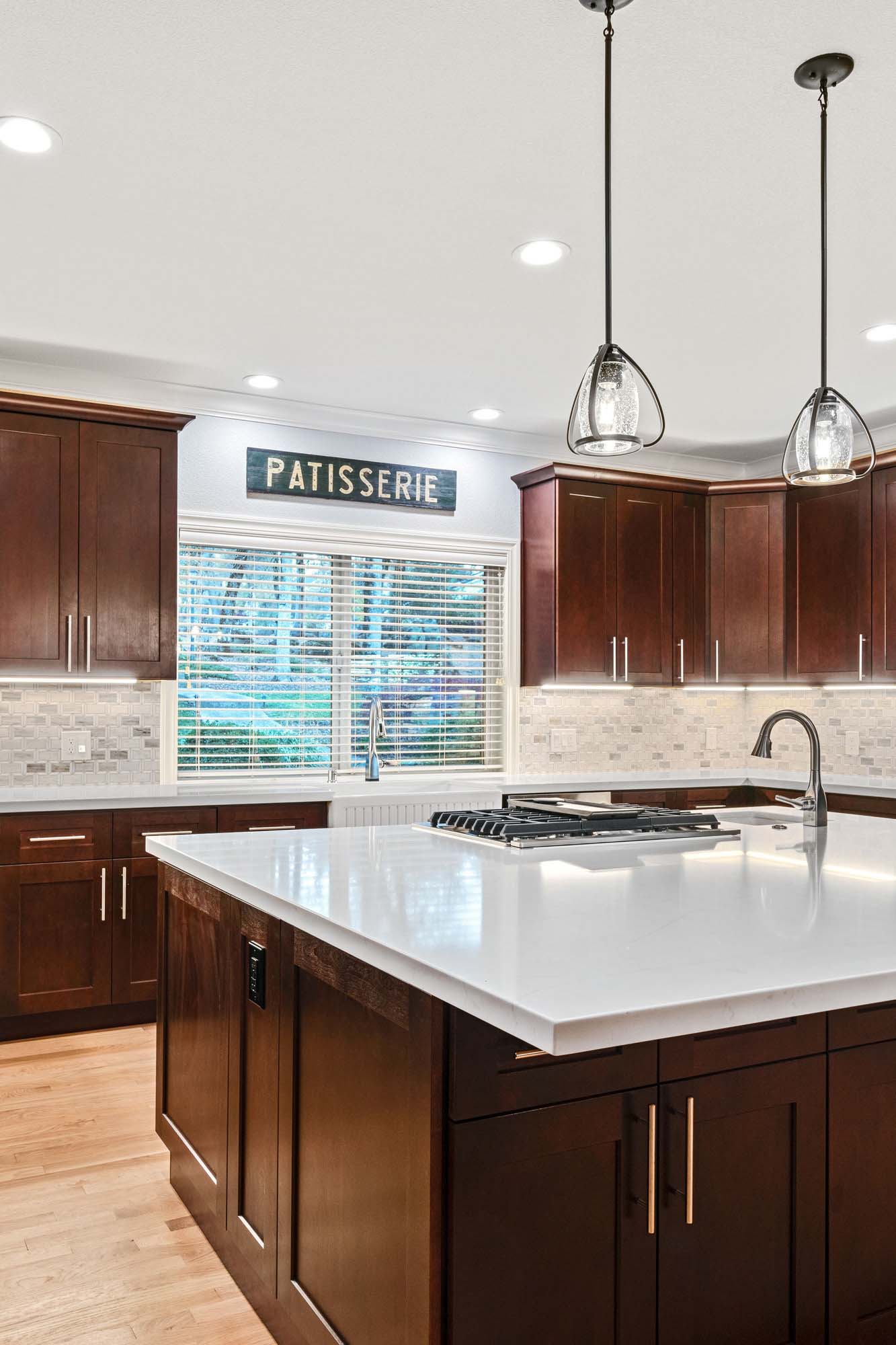 Kitchen Island Pendant Lights and Cooktop Auburn CA 95602