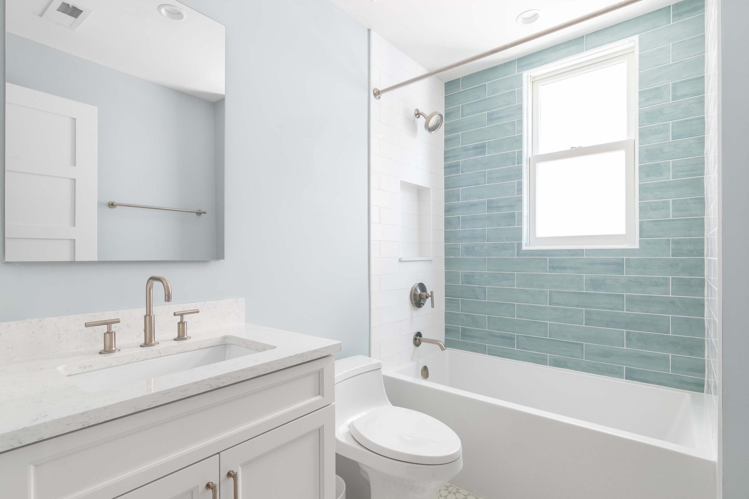 Bathtub & Wall Surround